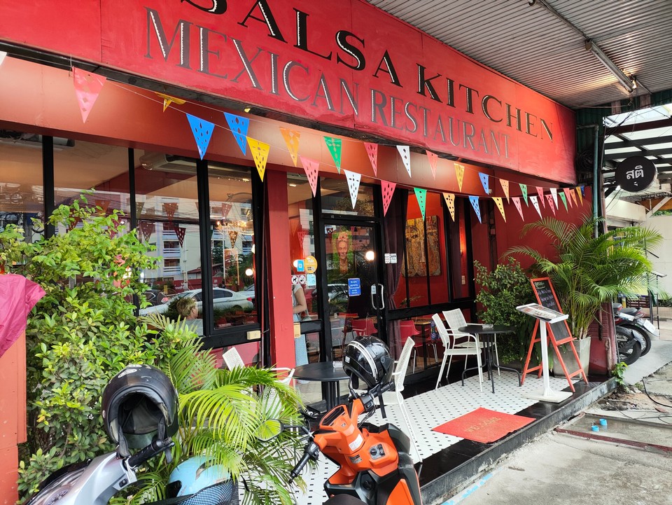 머쉬룸 케사디아, 파인애플 스무디 Salsa Kitchen 루돌넷